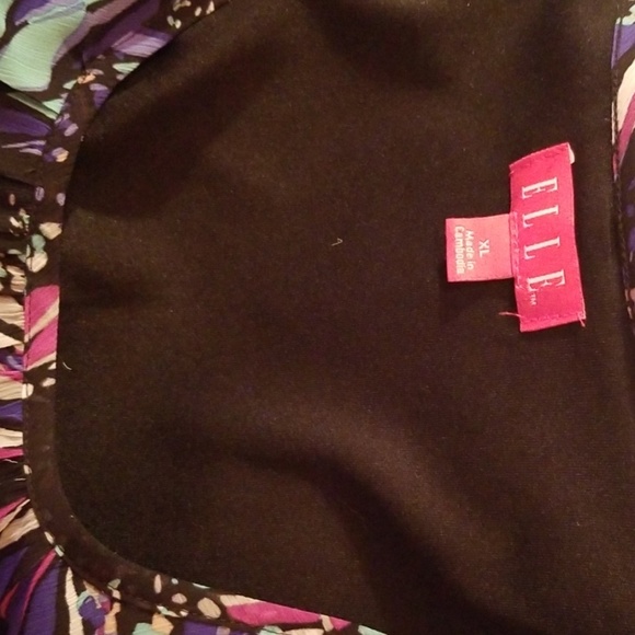 Multi colored top . - Picture 2 of 4